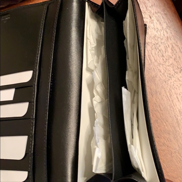 Gucci Wallet - Picture 6 of 10